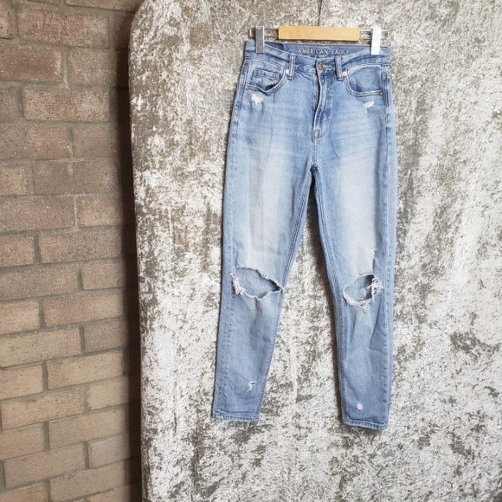 American Eagle High Waisted Mom Jeans Ripped Cotton 90s Style Light Festival - Picture 9 of 10